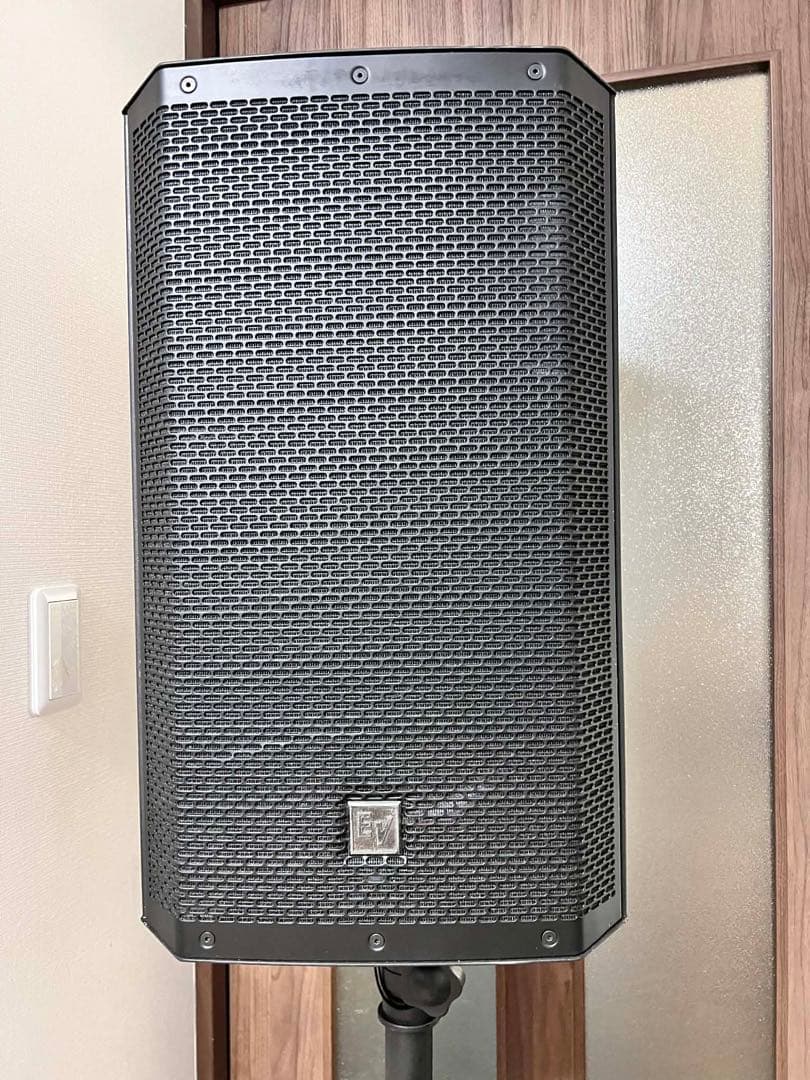 ElectroボイスZLX12Pパワードスピーカー中古品マイクとスタンド付き