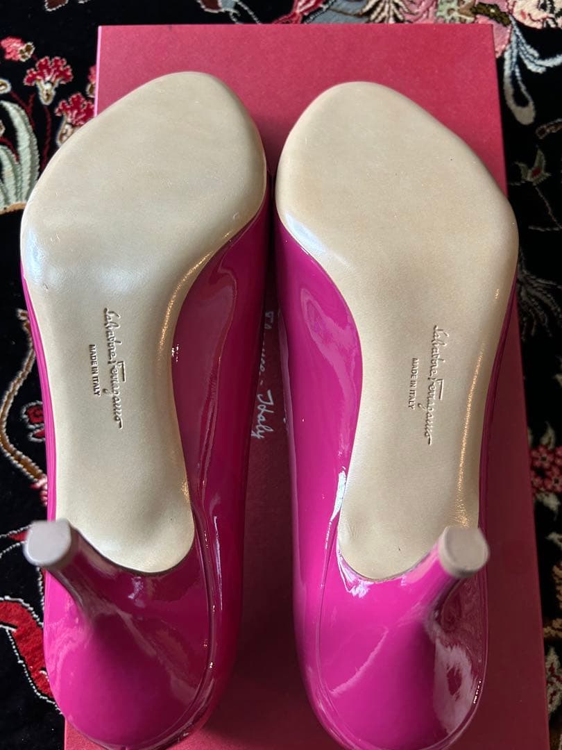 Ferragamo フェラガモ ピンク リボン パンプス