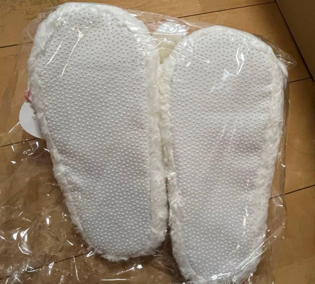 d*3様 新品 タグ付きうさくみゃちゃんスリッパ ホワイト