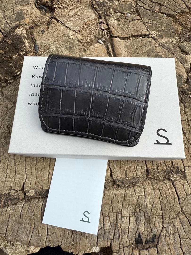 【一点物】ワイルドスワンズ　パーム　クロコダイル×型押しサドル