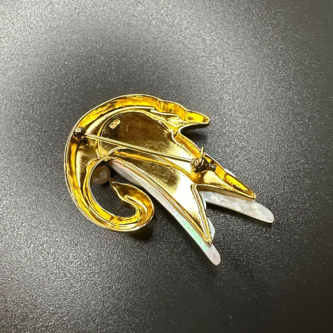 田崎真珠　TASAKI 白鳥デザイン ブローチ シルバー製　ゴールドトーン　外箱