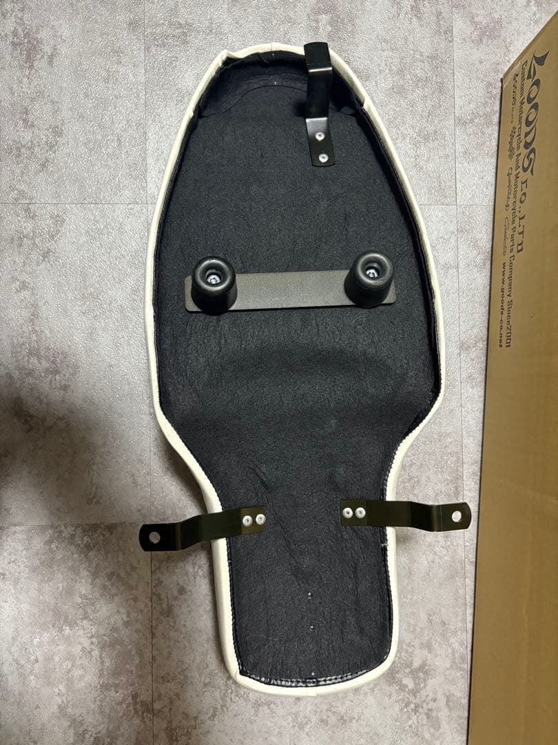 2%ER SR400 シート　白