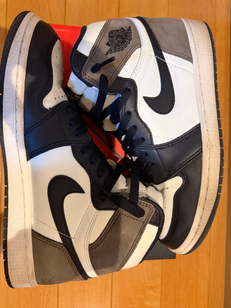 Nike Air Jordan 1 ダークモカ ハイカット スニーカー