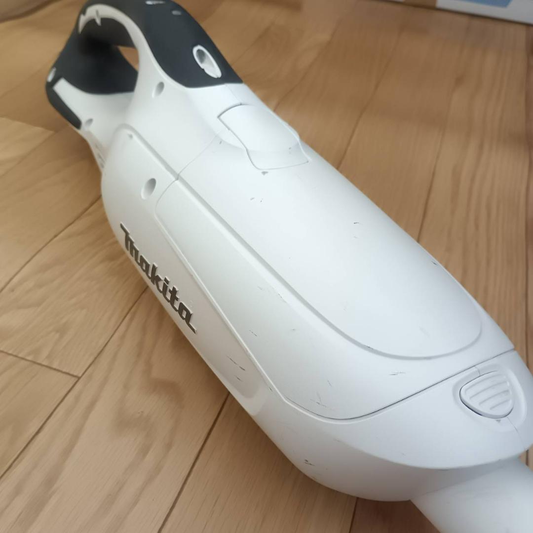 マキタ　掃除機　CL182FD