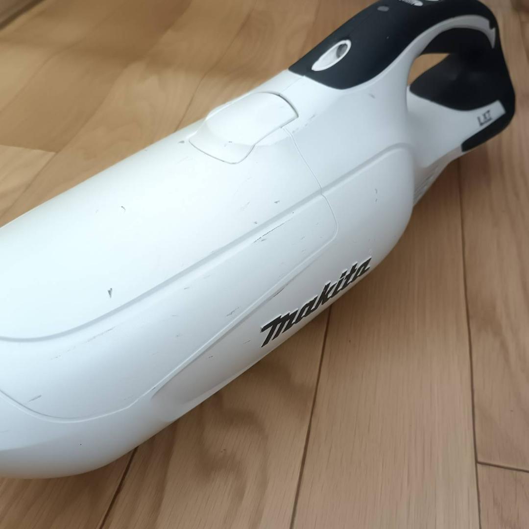 マキタ　掃除機　CL182FD