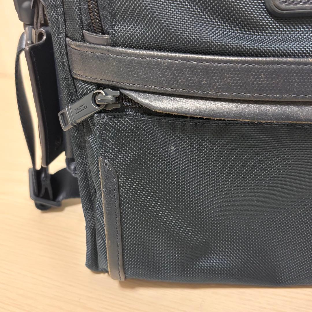 【SHIPS別注】 TUMI ネイビー ビジネスバッグ