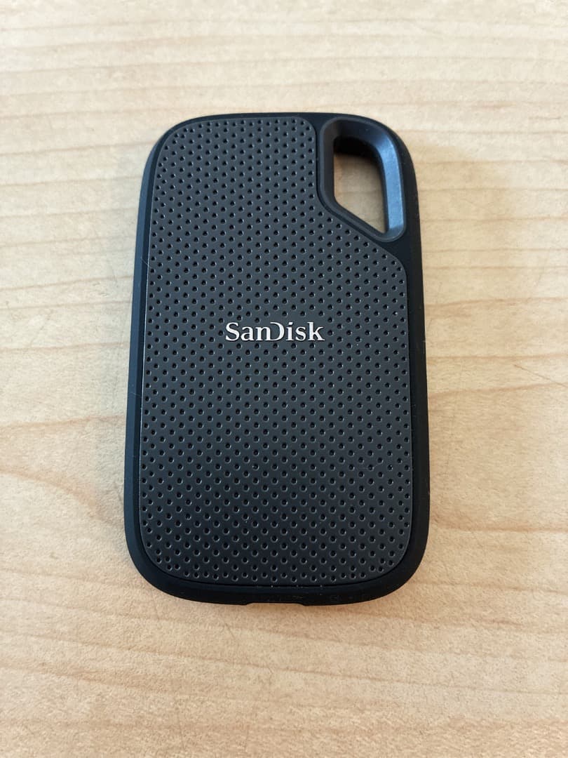 【美品】SanDiskエクストリーム®ポータブルSSD 2TB