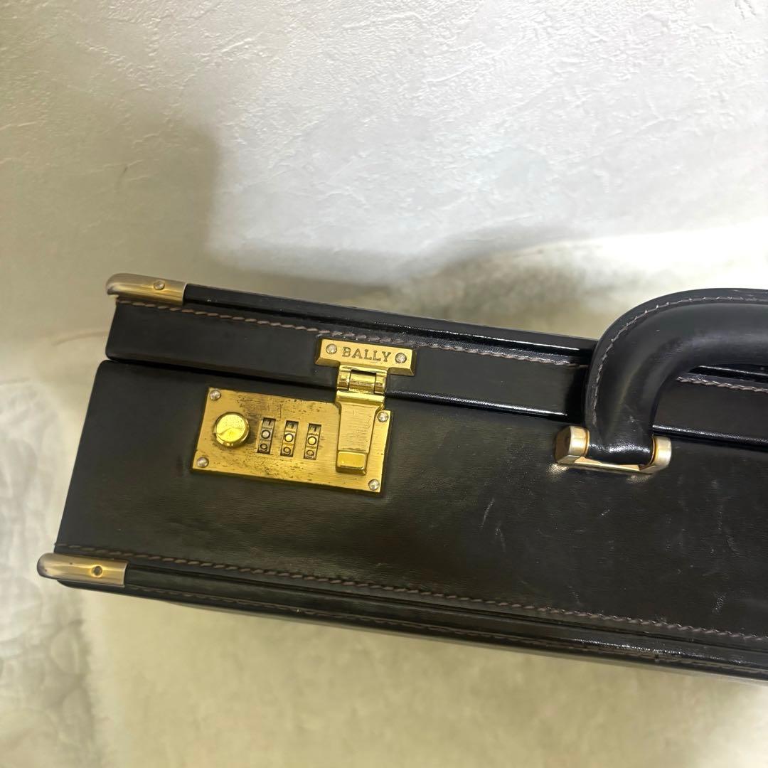 【希少】BALLY バリー　アタッシュケース　ビジネスバッグ　レザー　大容量