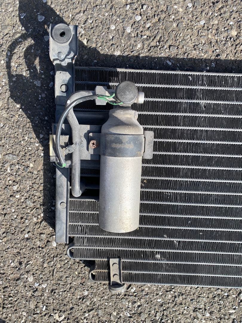 HCR32 BNR32 スカイライン　エアコンコンデンサー