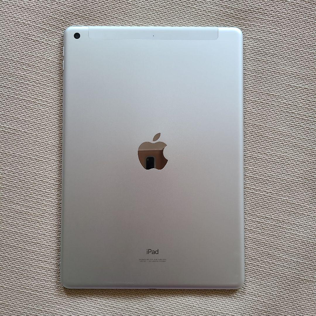 Apple iPad 第8世代 10.2インチ シルバー