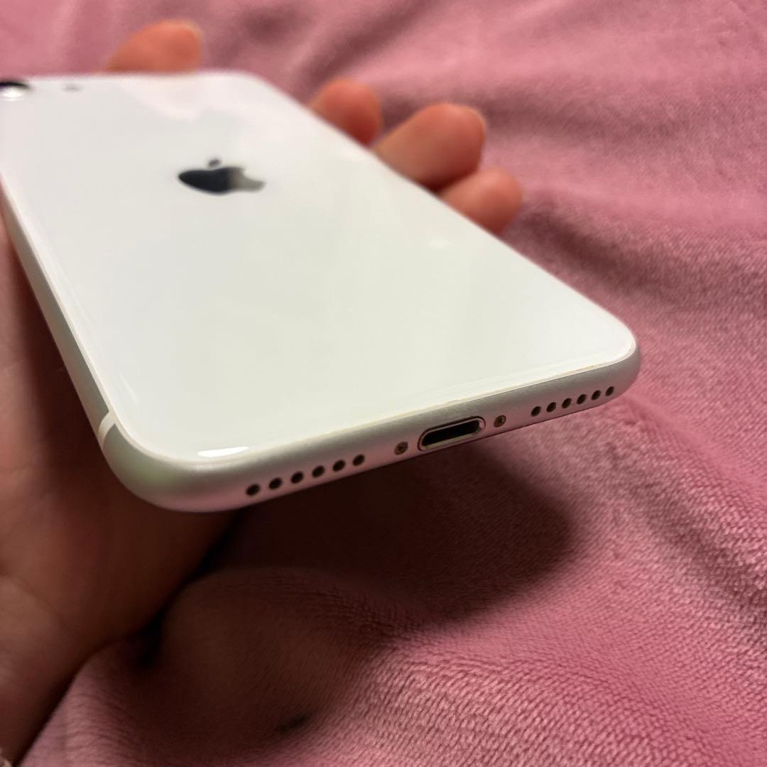 ［美品］iPhoneSE （第2世代） 64GB ホワイト 本体