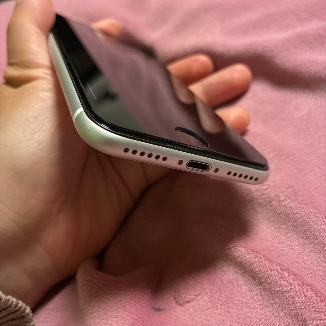 ［美品］iPhoneSE （第2世代） 64GB ホワイト 本体