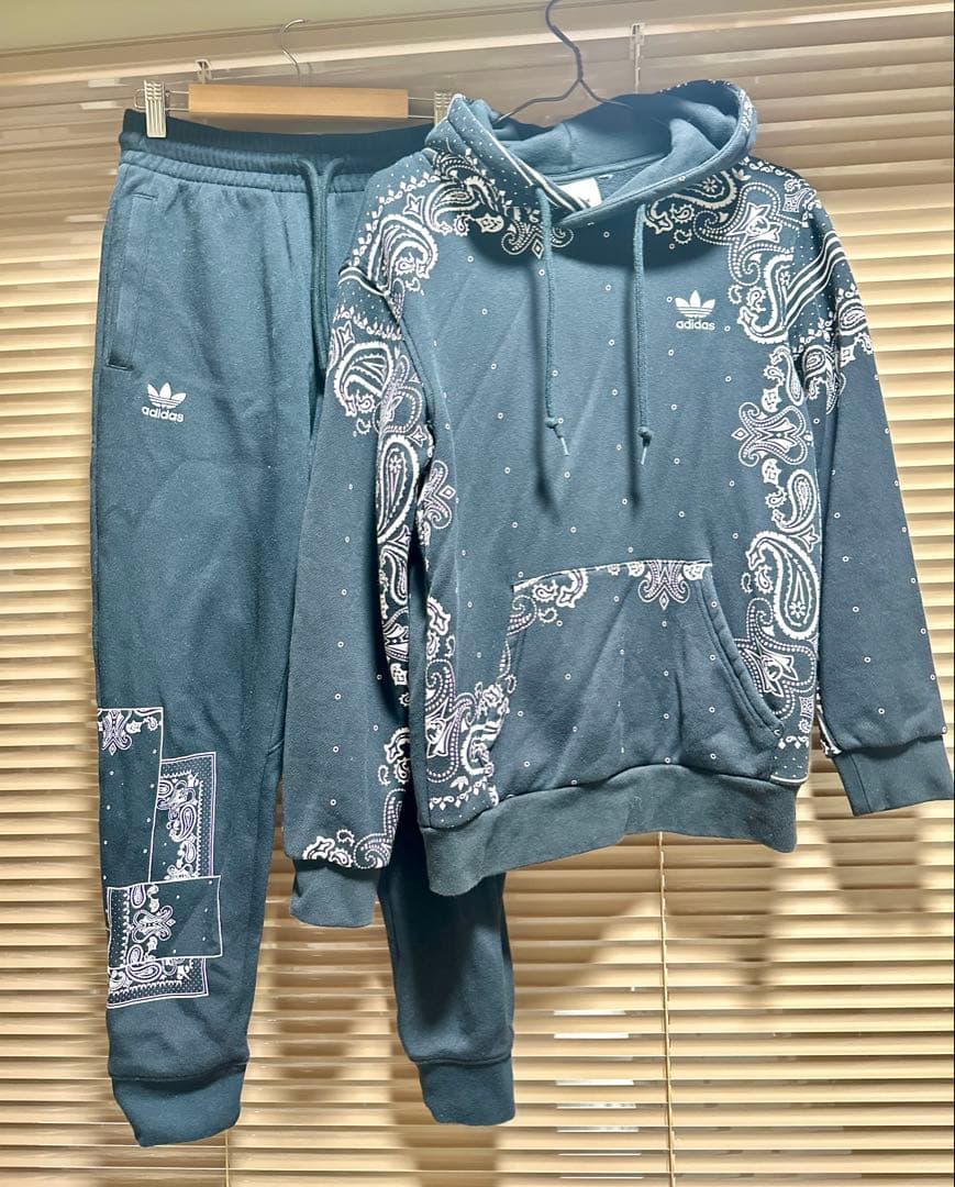 adidas セットアップバンダナ柄 フード付きジャージ XS