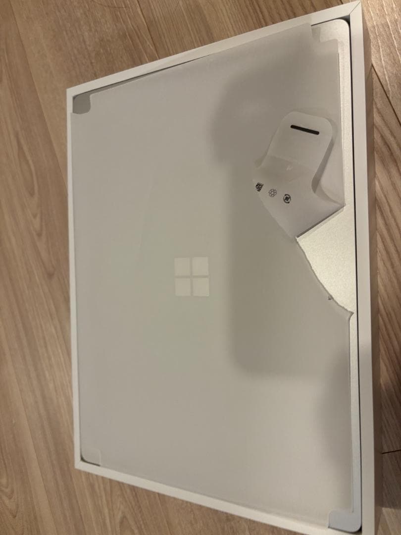Surface laptap 5 Corei5 8GB/256GB/プラチナ