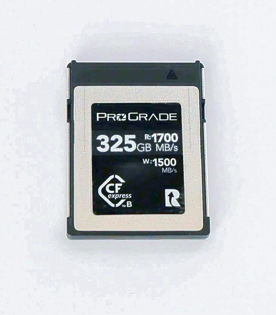 半額以下　 PROGRADE CF EXPRESS　325GB 1700MB