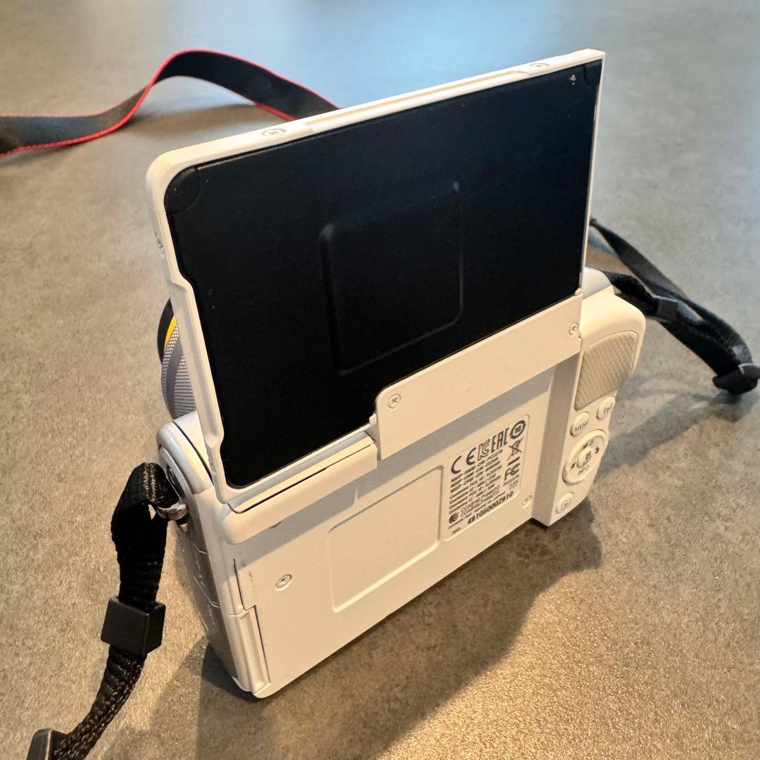 SDカード（FlashAir）付きCanon EOS ホワイト ミラーレスカメラ