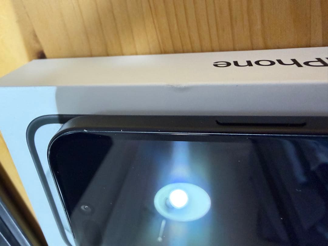 iPhone15 128GB 背面割れ