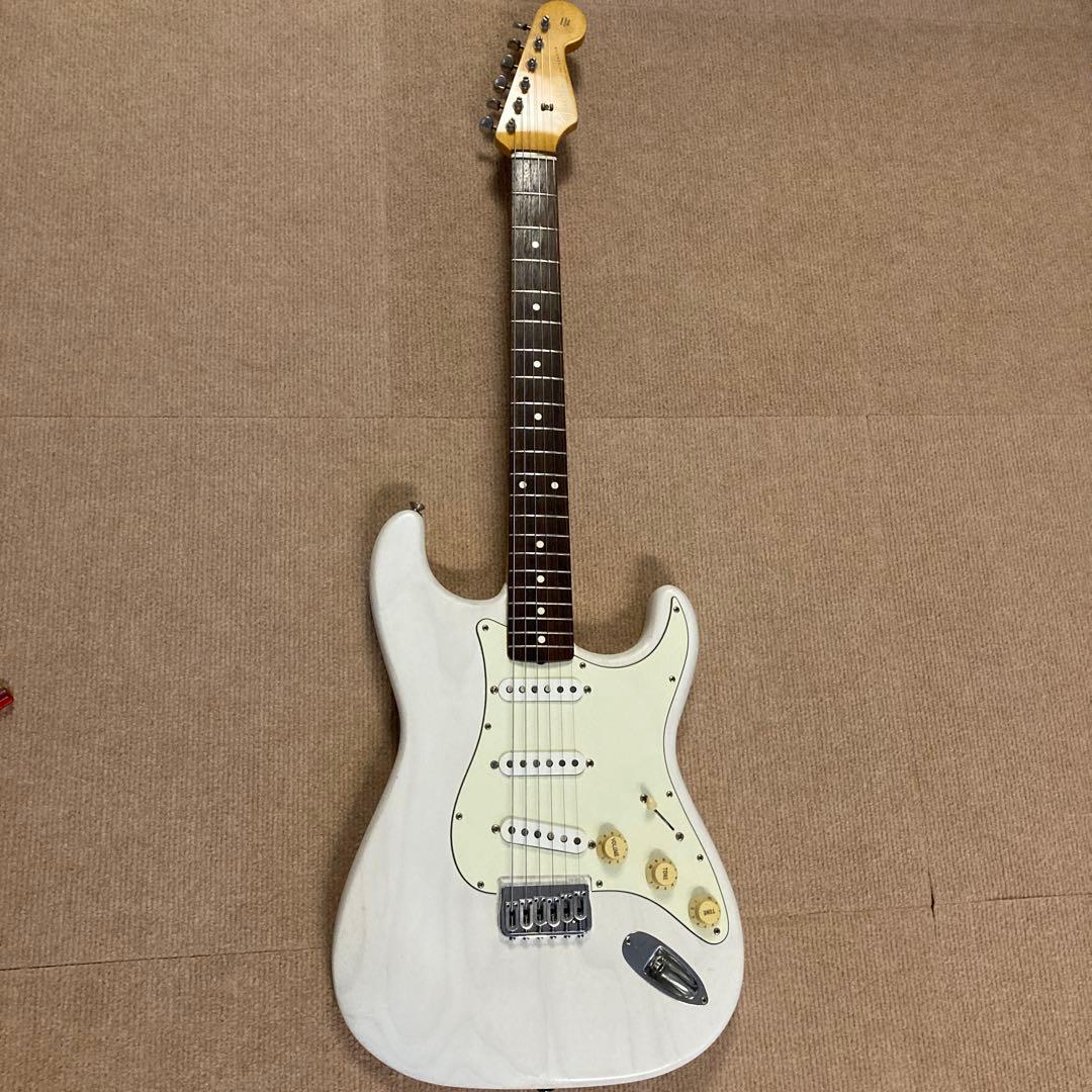 Stratocasterタイプ　ホワイト