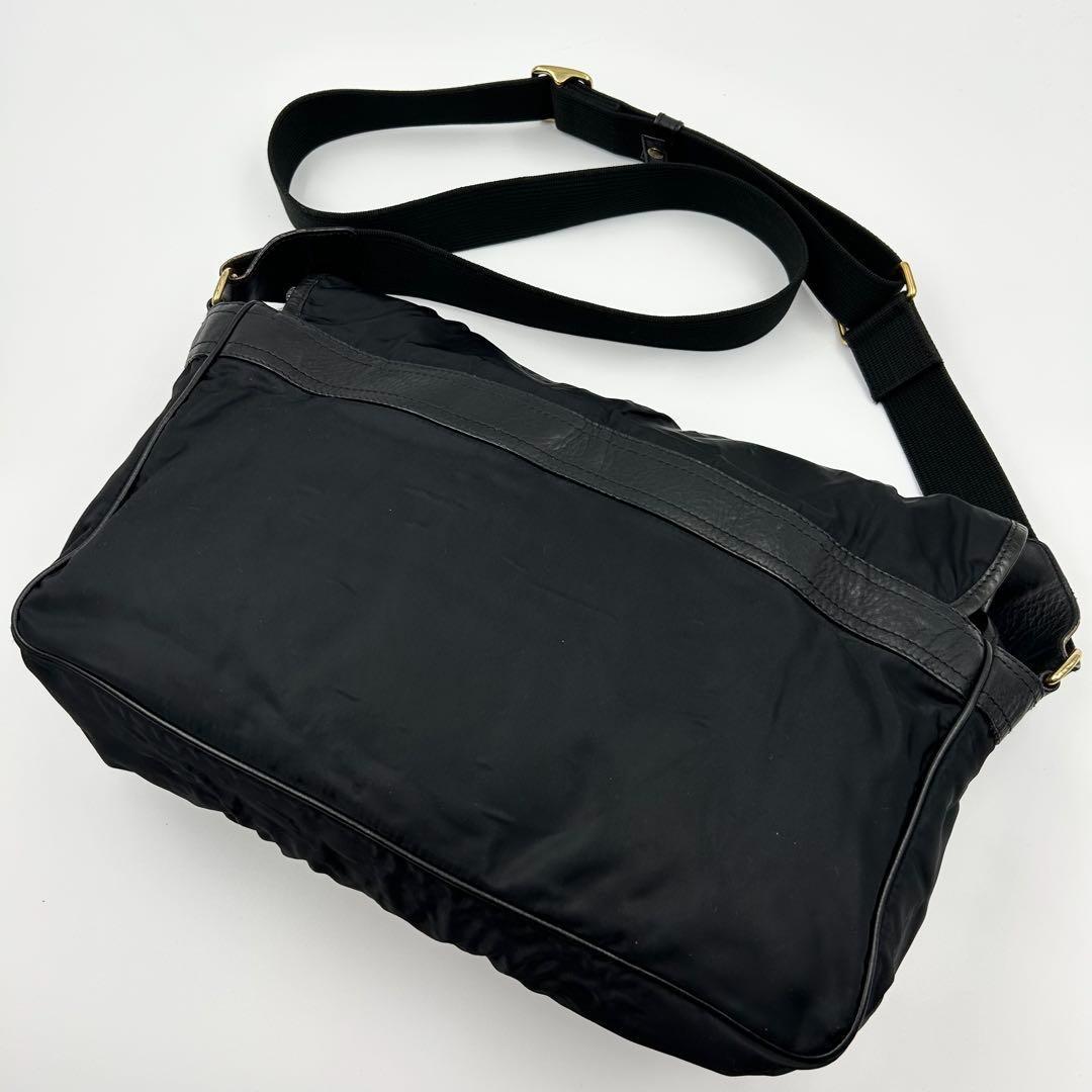 希少✨ ハンティングワールド ショルダーバッグ メッセンジャー メタルロゴ 黒