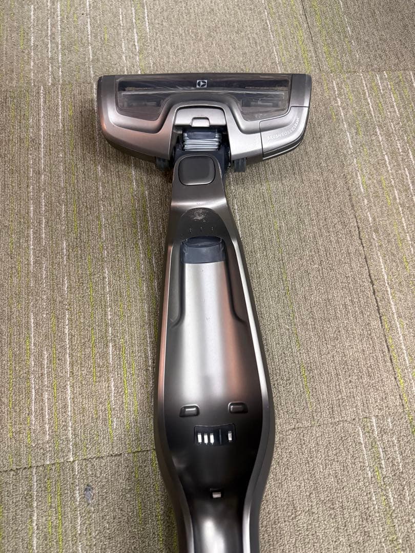 【洗浄消毒作業済】エレクトロラックス　エルゴラピード　クリーナーZB3323PL