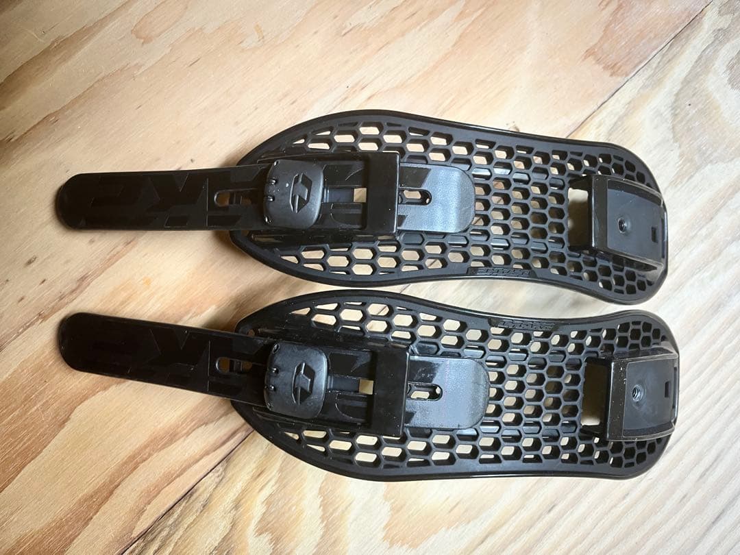 DRAKE FIFTY LTD RED 日本限定22-23 M ストラップ2種類