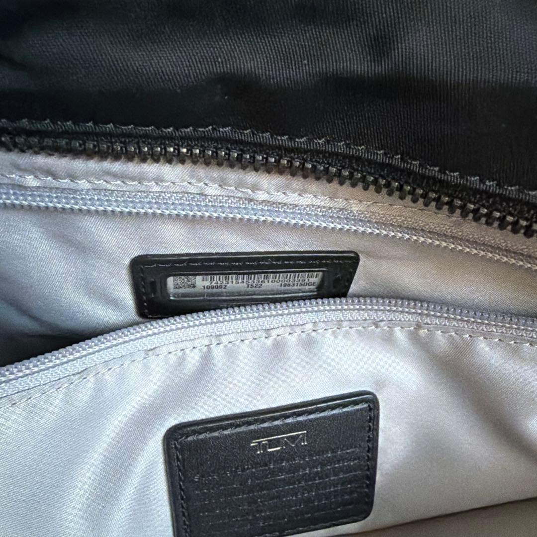 ✨TUMI ショルダーバック 黒 軽量 旅行 男女兼用✨未使用✨