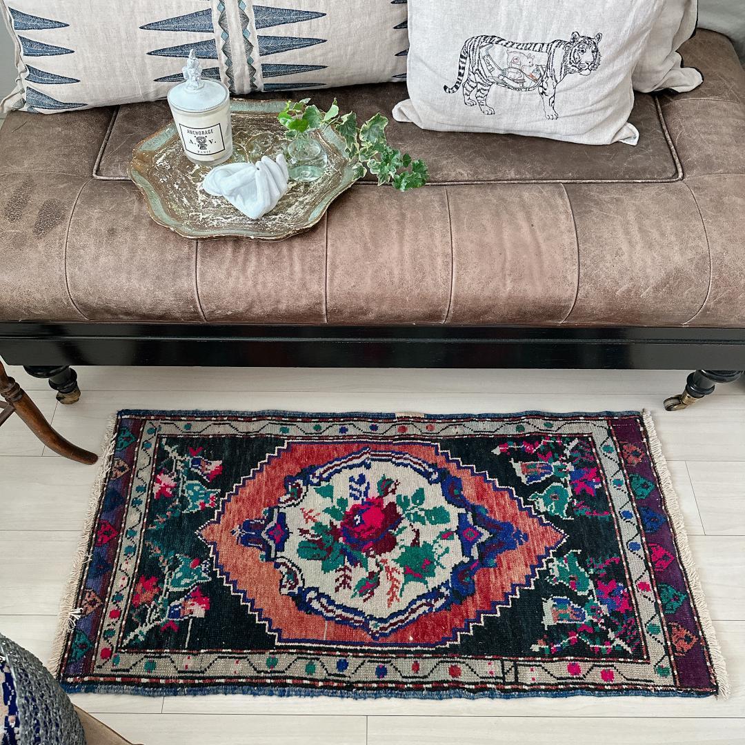 トルコ ヴィンテージラグ A48人気柄 レア マゼンタピンク グリーン ネイビー