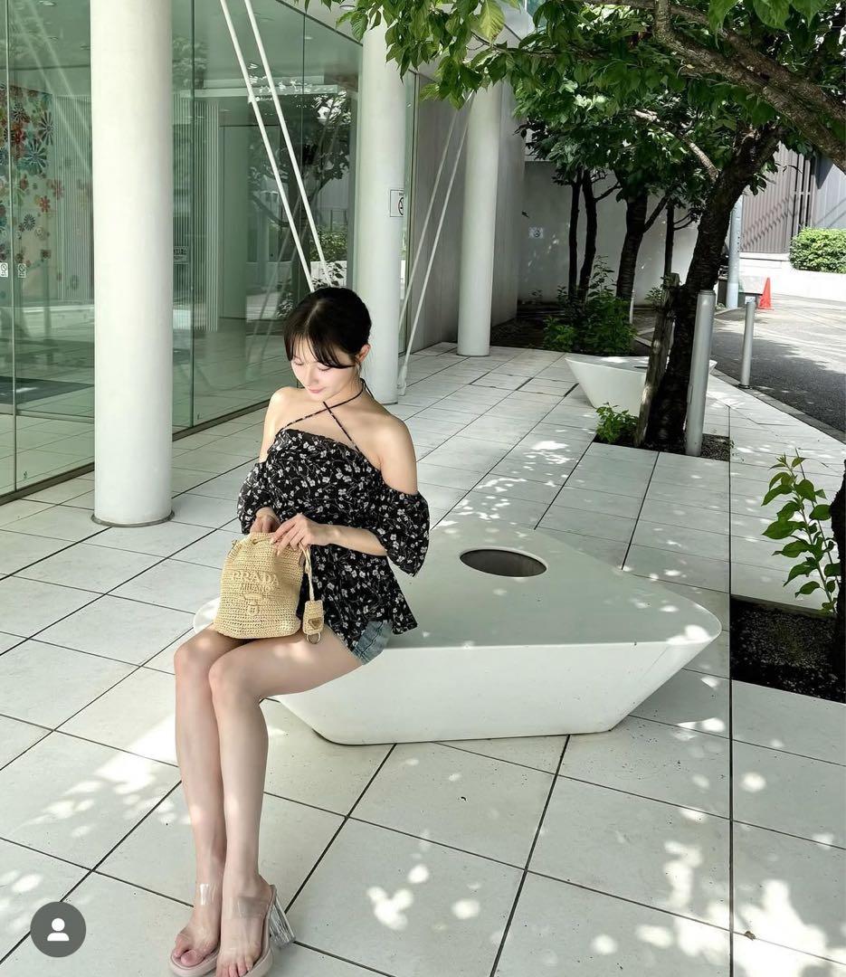 【美品】yilon Joli flower blouse black