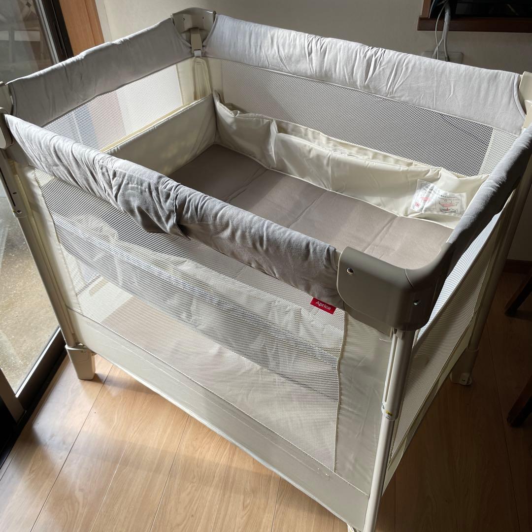 加藤　美品　Aprica ベビーベッド ココネル　エアープラス