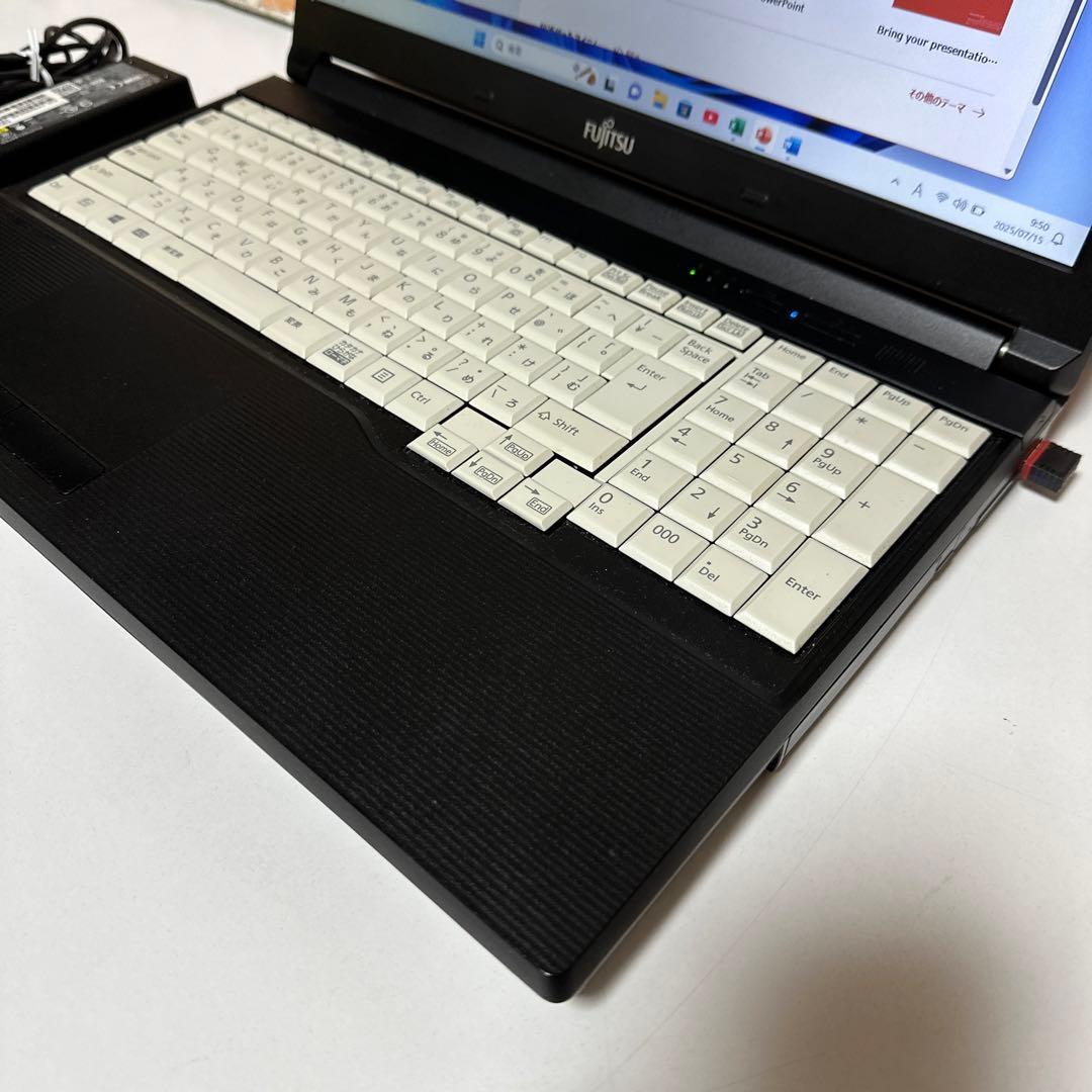 富士通 ノートPC 高速起動SSD メモリ8GB オフィス2024年入りおすすめ