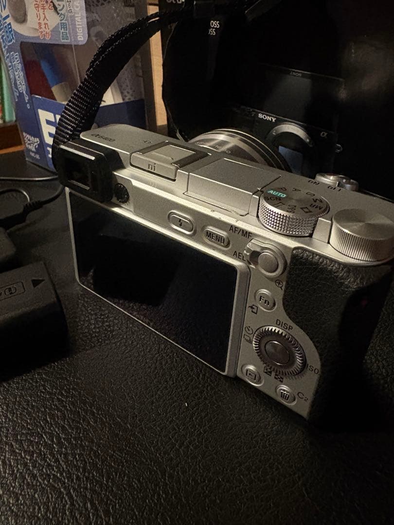 SONY α6400 シルバーモデルEマウント純正バッテリー２個