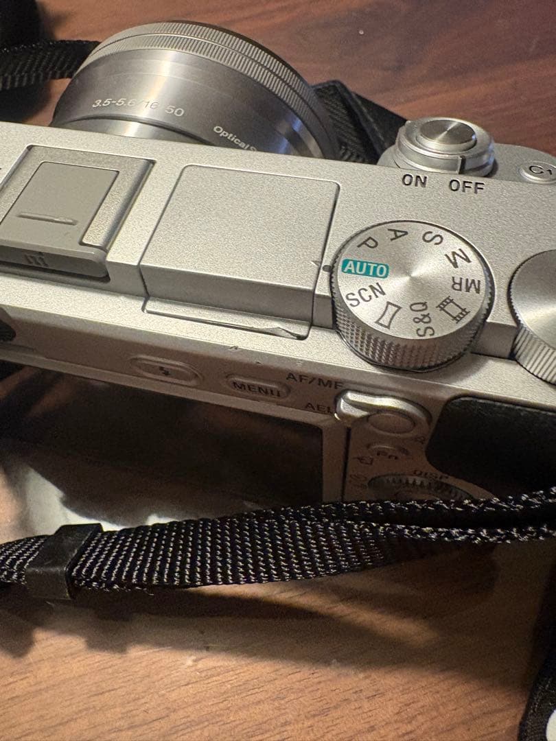 SONY α6400 シルバーモデルEマウント純正バッテリー２個