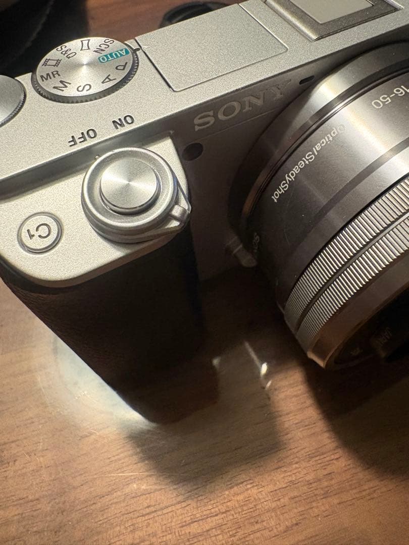 SONY α6400 シルバーモデルEマウント純正バッテリー２個