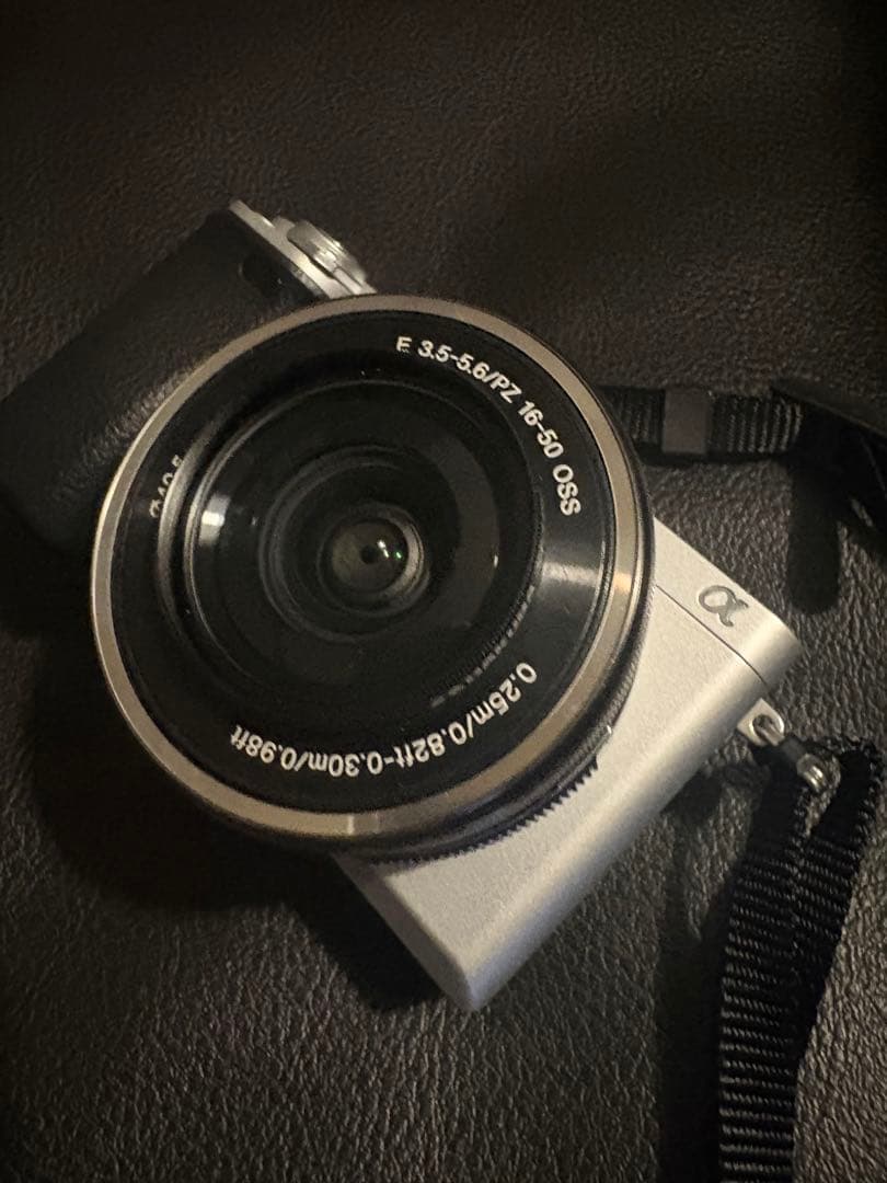 SONY α6400 シルバーモデルEマウント純正バッテリー２個