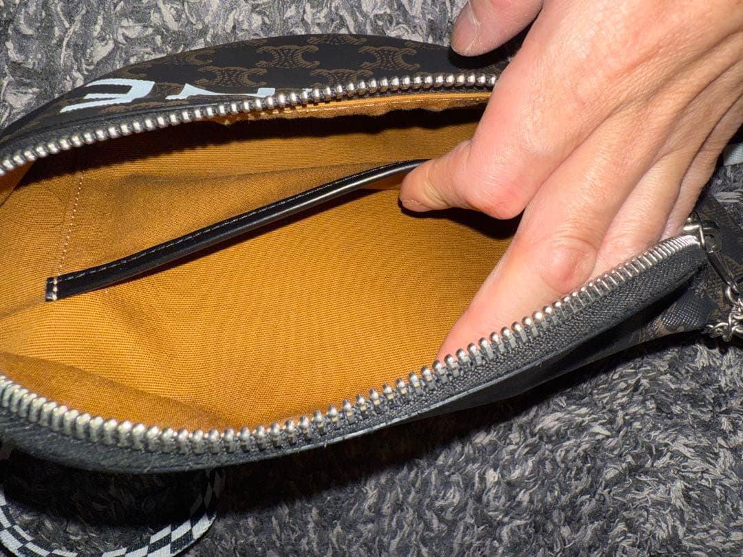 CELINE ボディーバッグ トリオンフ柄