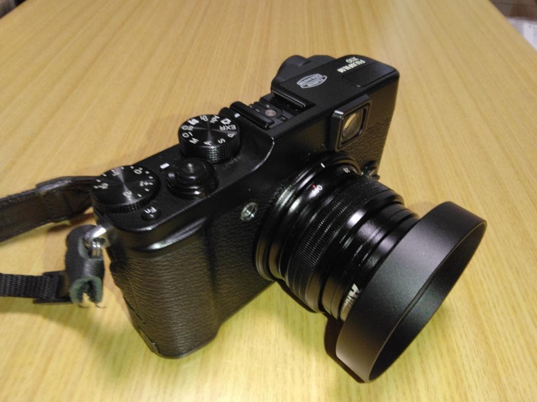 FUJIFILM デジタルカメラX10