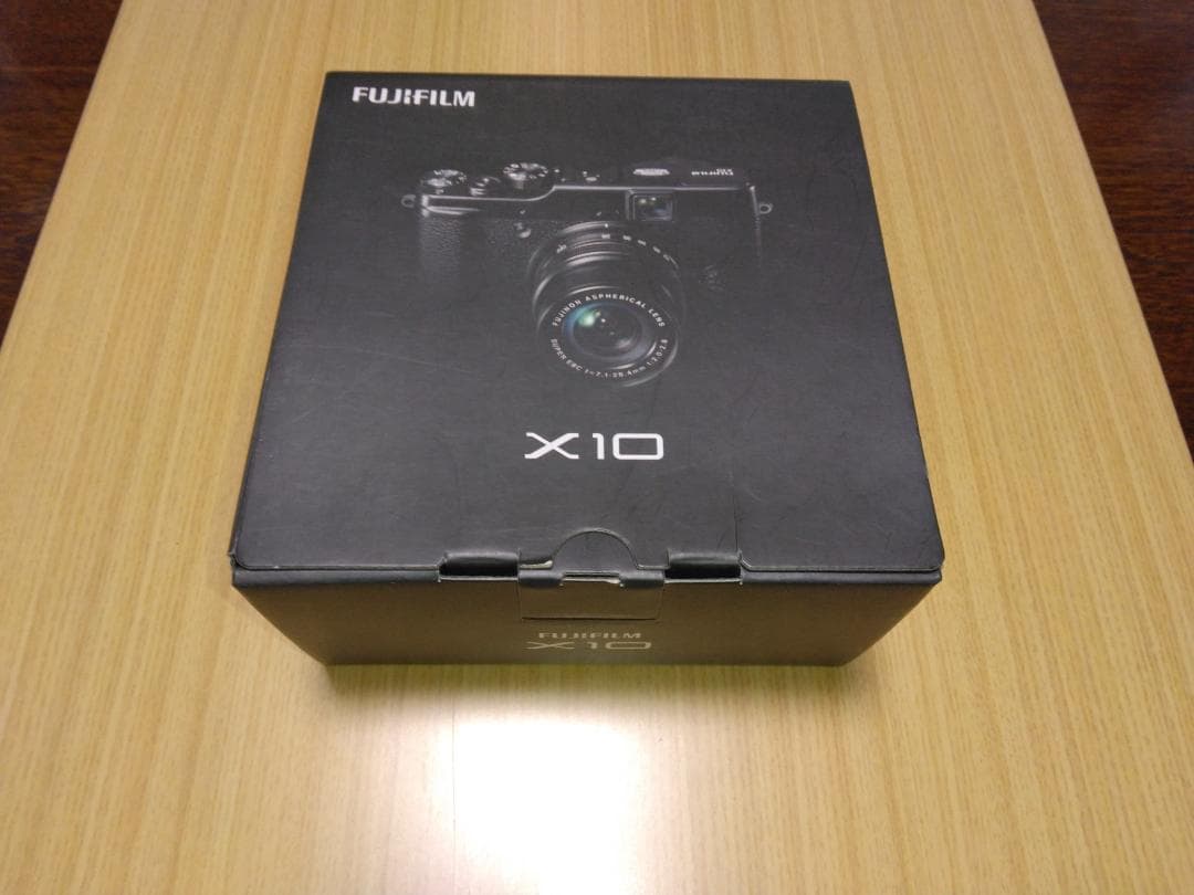 FUJIFILM デジタルカメラX10