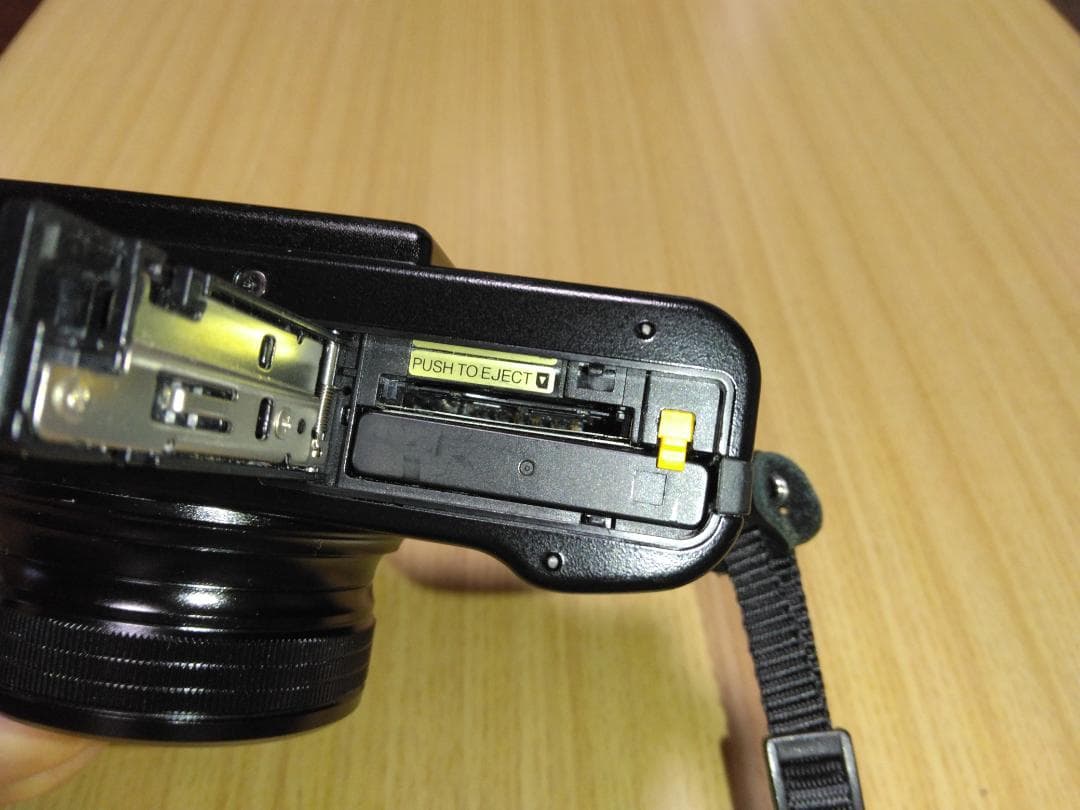 FUJIFILM デジタルカメラX10