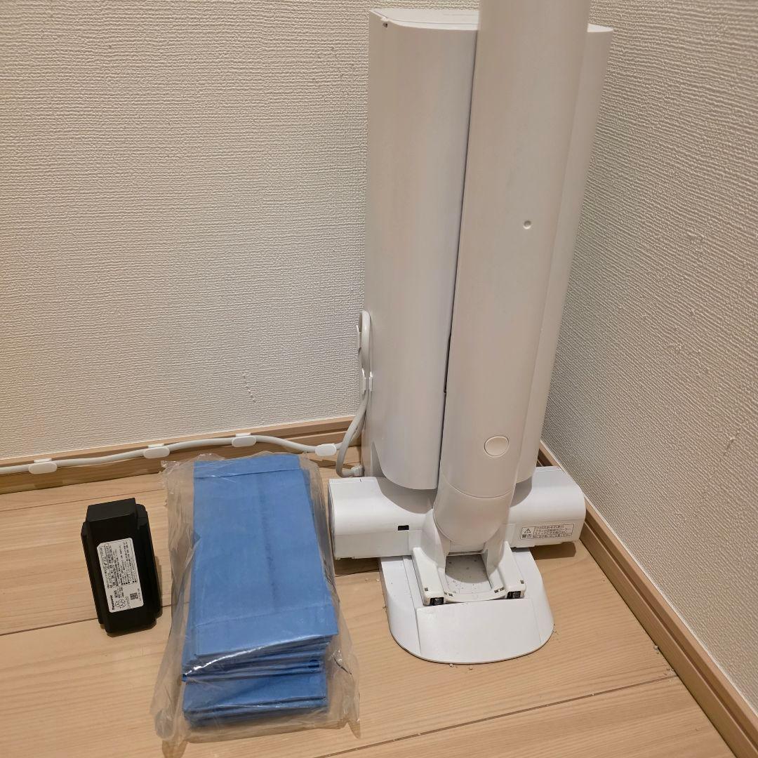 パナソニック コードレス 掃除機 MC-NS100K　予備バッテリー　紙パック付