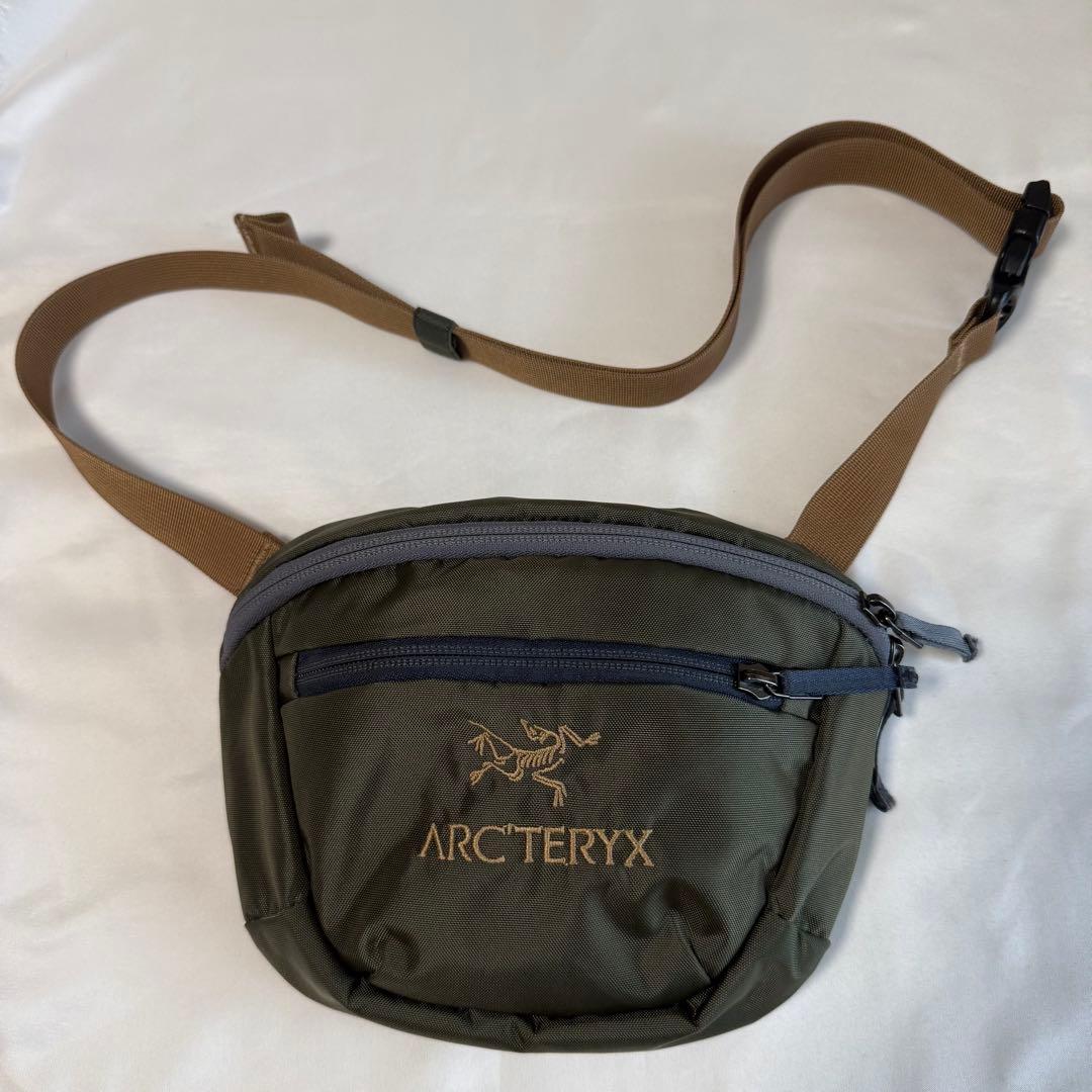 【匿名配送】アークテリクス BEAMS 別注 マンティス1 オリーブ ショルダー