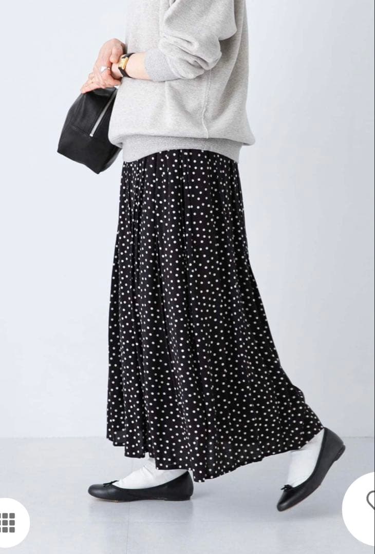 【新品未使用】かぐれ　ドットギャザースカート