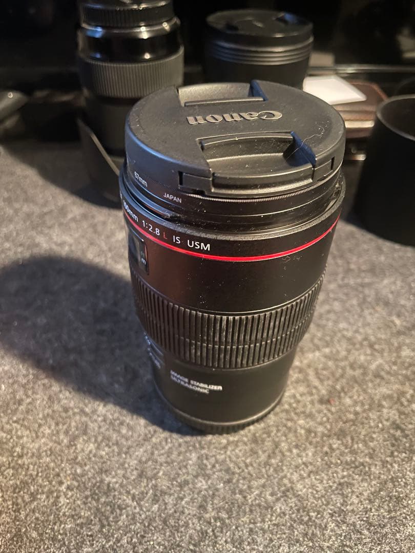 Canon EF 100mm f/2.8 IS USM マクロレンズ