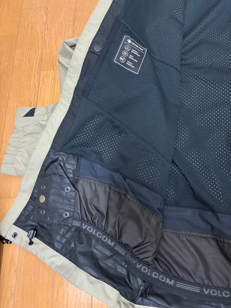 0*2様 現行版VOLCOM ボルコム ゴアテックス ジャケット スノボ ウェア