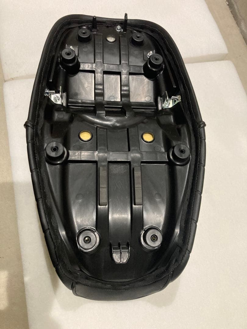 PMC ARCHI Z900RS タックロール　ローシート　ベルト付　足付改善