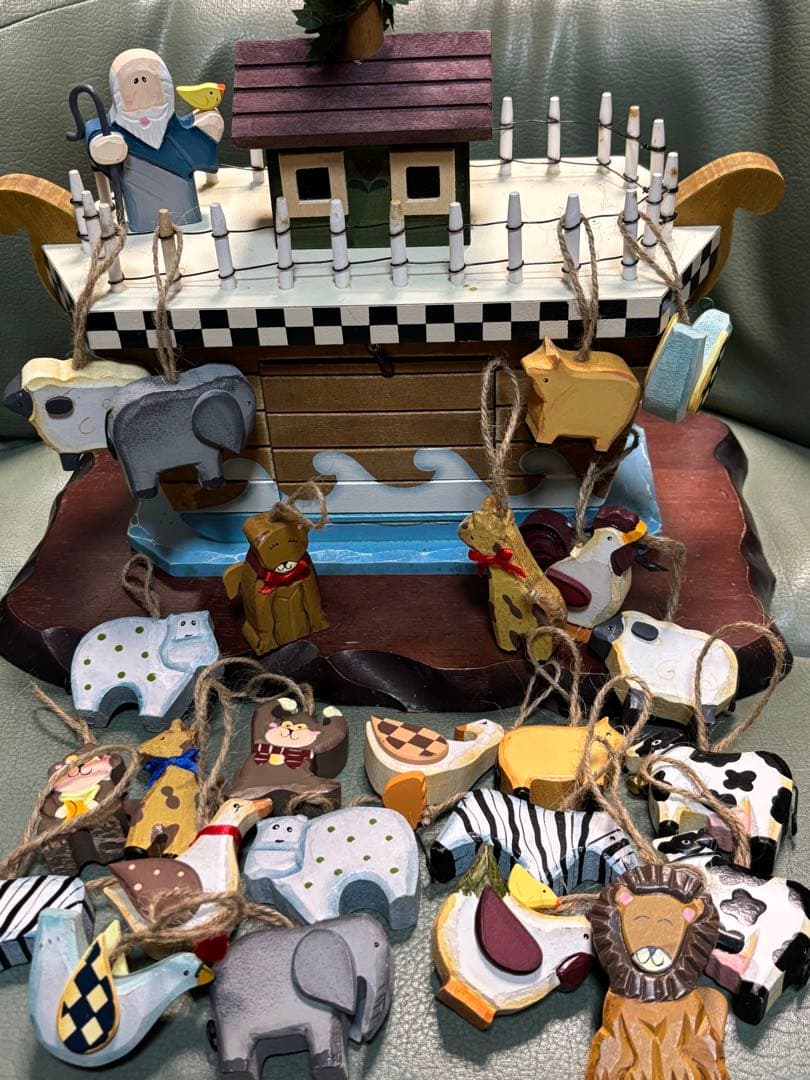 大特価！希少ノアの方舟　動物のツリー（9A）