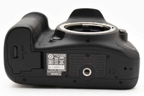 《美品》キャノン Canon EOS 7D MarkII 2 ボディ 元箱付き