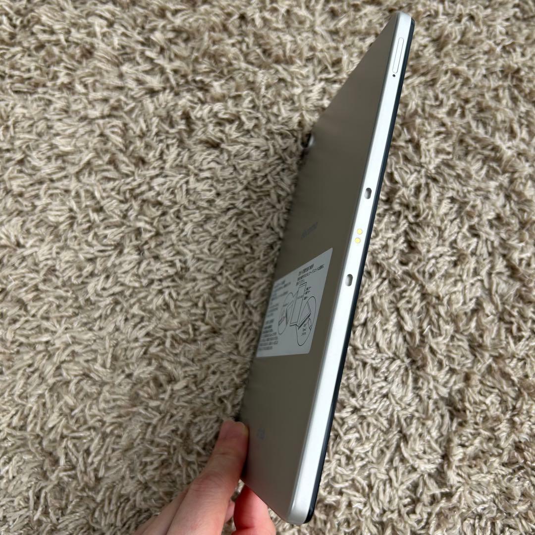 docomo dtab d42A　タブレット　専用充電器付き