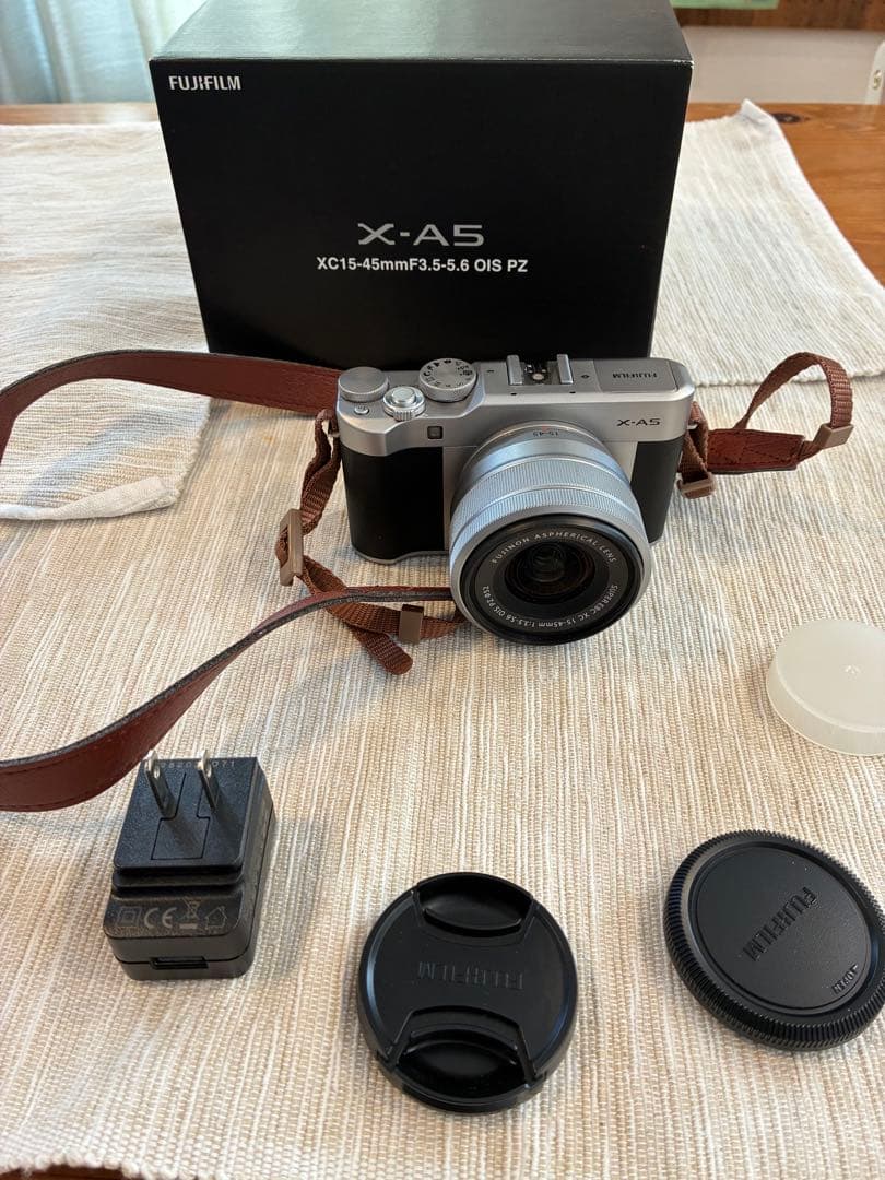 デジタルカメラ Fujifilm X-A5 XC15-45mm