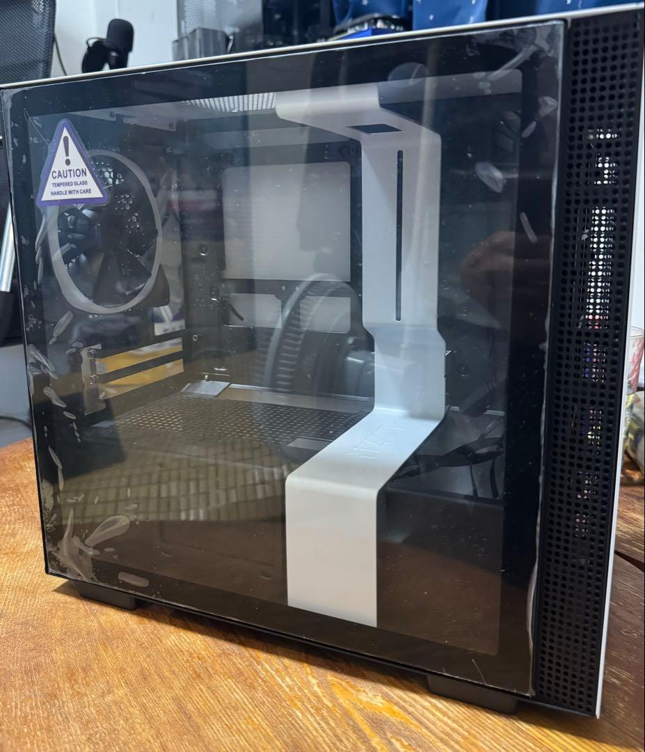 NZXT H210i PC ケ-ス