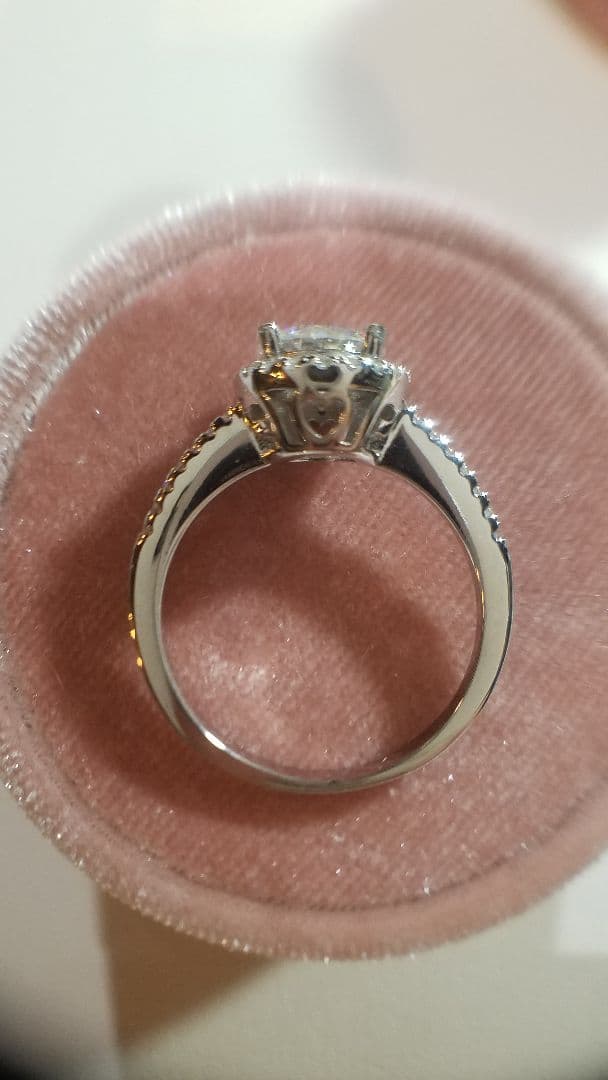 N.ページ！最高級モアサナイト　100面カット　1カラット　ヘイローリング